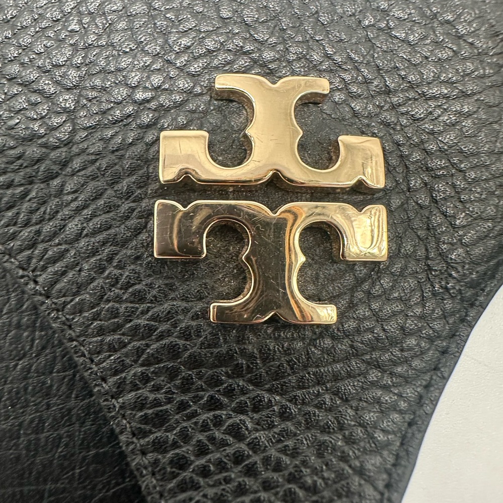 Tory Burch Black Leather Thong Sandals with Gold Emblem Logo - Picture 3 of 8